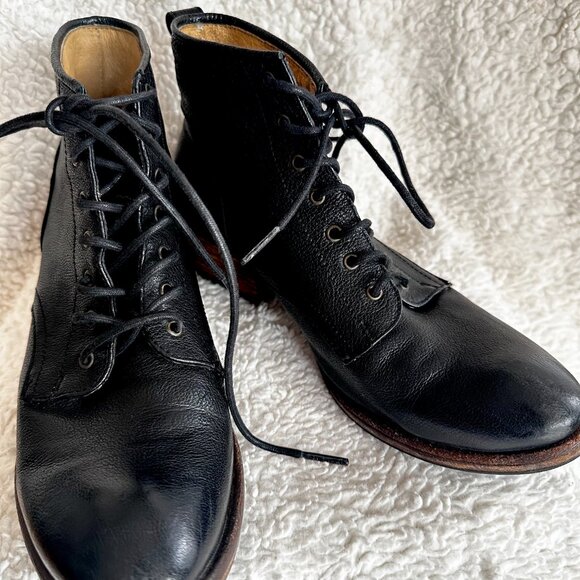 Frye Carson Lace Up Black Leather Booties - EUC - Picture 6 of 6